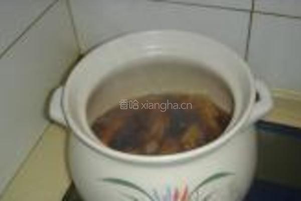 五香鸭翅的做法图解1