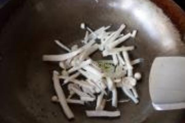 海鲜菇火腿虾汤的做法图解6