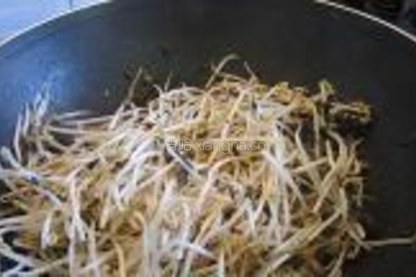 素炒绿豆芽的做法图解4