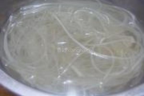笋茸粉条红烧肉的做法图解2