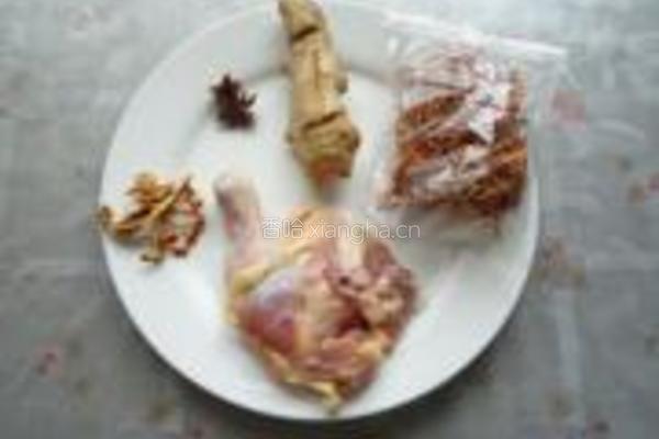 虫草花炖鸡腿的做法图解1