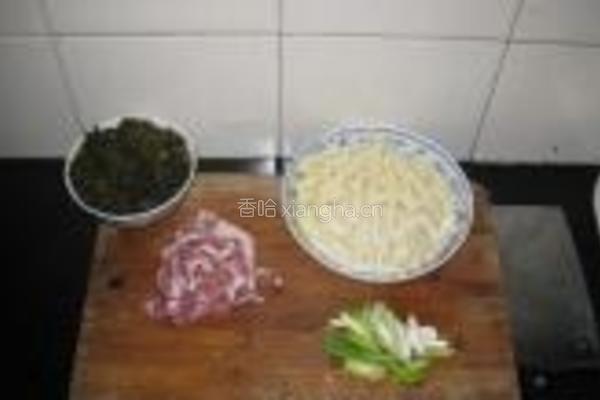 雪菜肉丝炒春笋的做法图解2