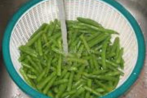 鸡肉炒四季豆的做法图解4
