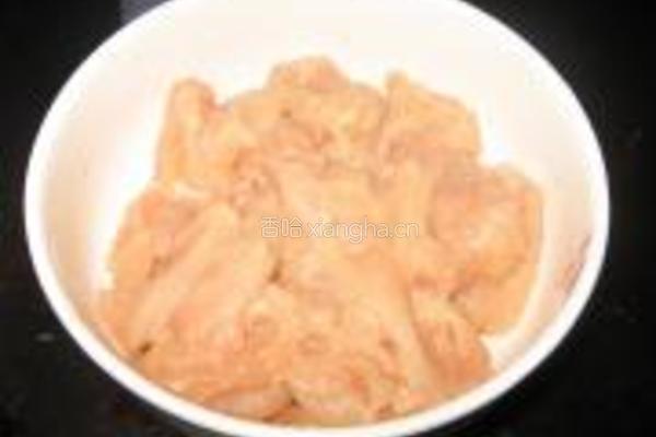 鸡肉炒四季豆的做法图解1