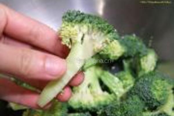 辣拌西兰花的做法图解2