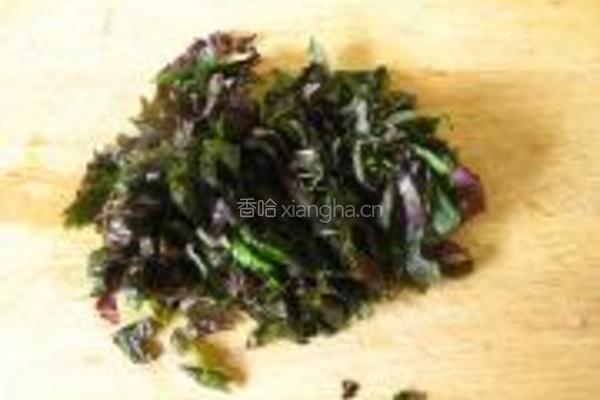 紫苏香煎三文鱼骨的做法图解2