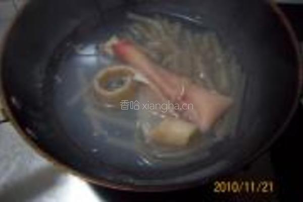 蒜皮粉条烧萝卜的做法图解9