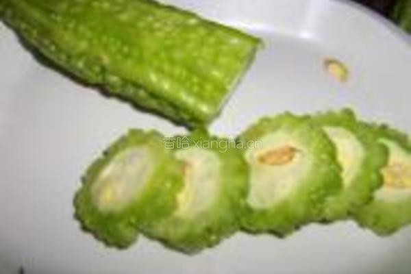 香酥苦瓜圈的做法图解1