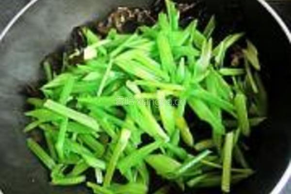 芹菜炒腰花的做法图解15