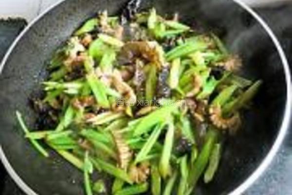 芹菜炒腰花的做法图解20