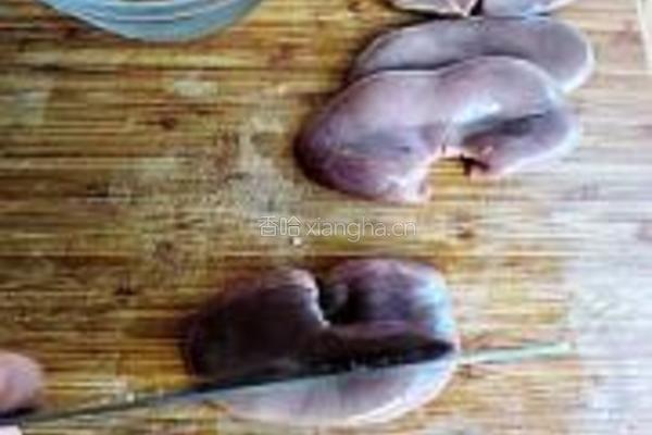 芹菜炒腰花的做法图解3