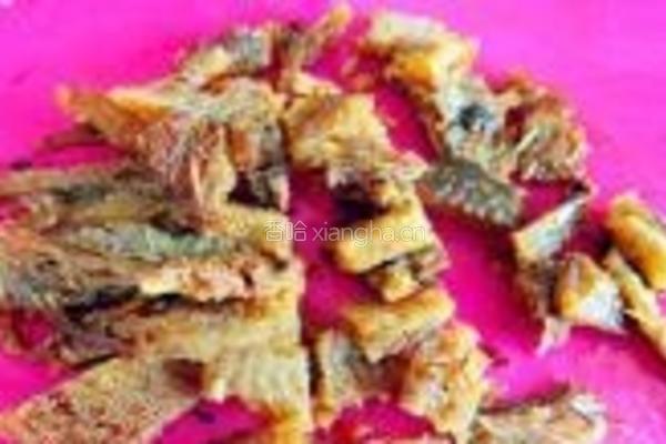 鲮鱼炒西兰花的做法图解4