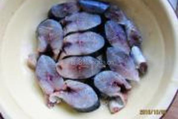 小白菜炖鲅鱼的做法图解3