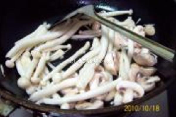 香菇排骨山珍汤面的做法图解25