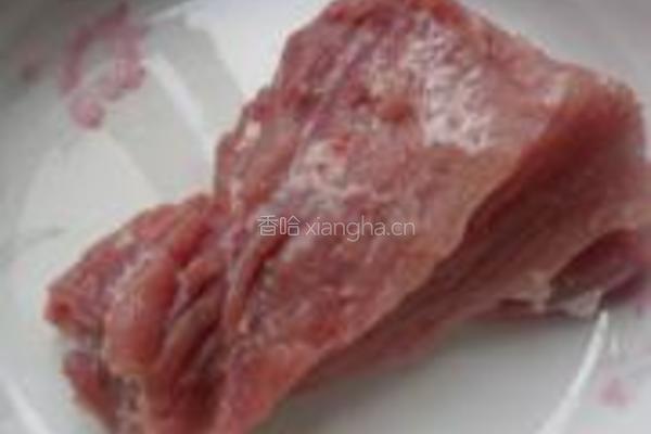 莴笋炒肉片的做法图解1