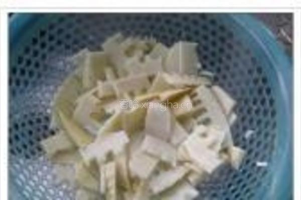 竹笋炖排骨的做法图解5
