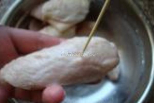 脆皮炸鸡翅的做法图解2