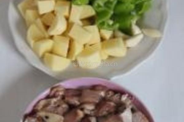 土豆烧鸡的做法图解2