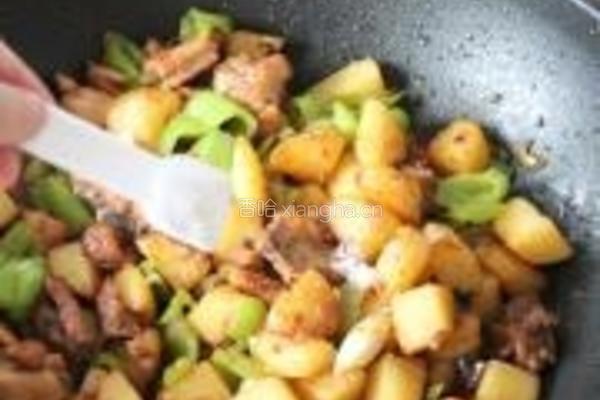土豆烧鸡的做法图解9