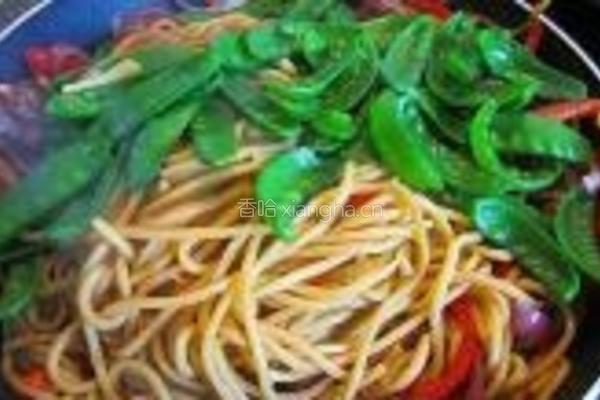 荷兰豆鸡腿炒面的做法图解14