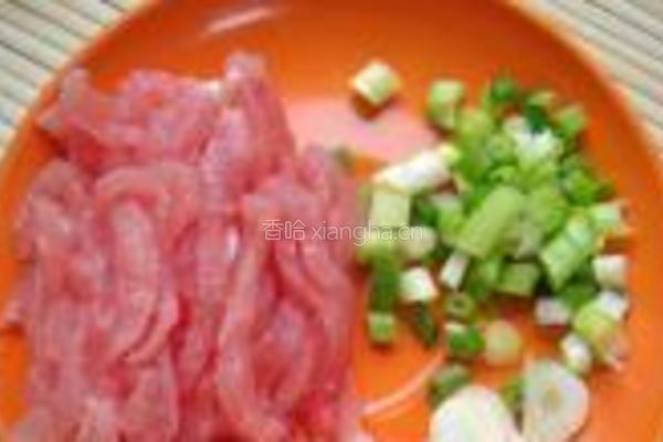肉丝炒豆芽的做法图解1