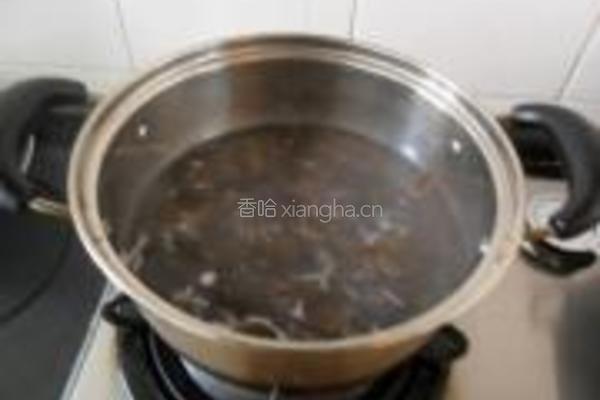 马蹄鸡球木耳汤的做法图解5