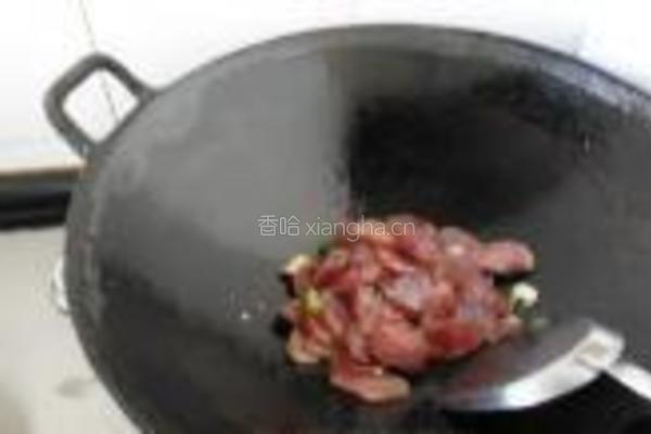 香肠炒大蒜的做法图解5