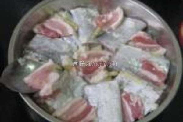 咸肉酒酿蒸带鱼的做法图解3