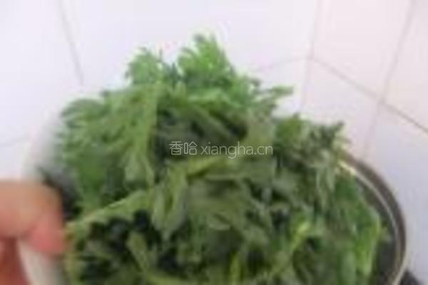 芝麻拌茼蒿的做法图解4