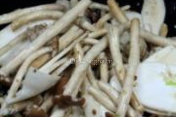 荔枝皮蛋炖排骨的做法图解9