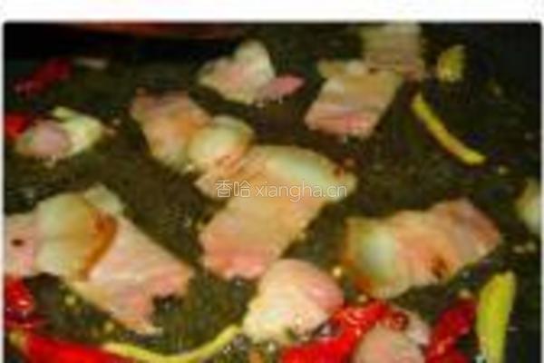包菜小炒腊肉片的做法图解7