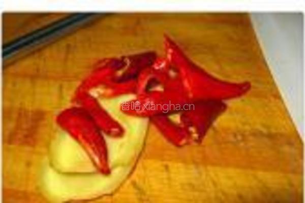 包菜小炒腊肉片的做法图解4