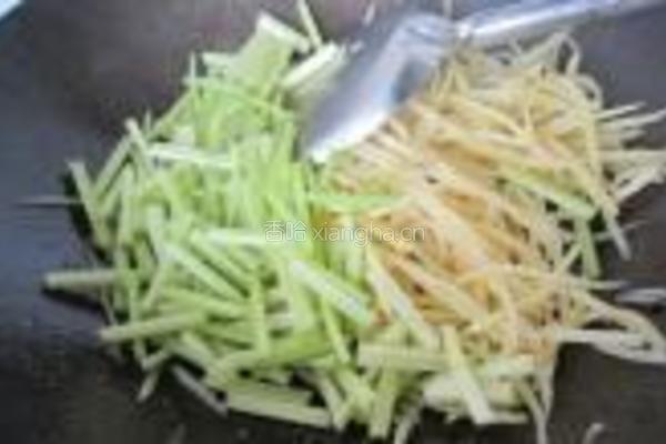 芹菜炒土豆丝的做法图解6