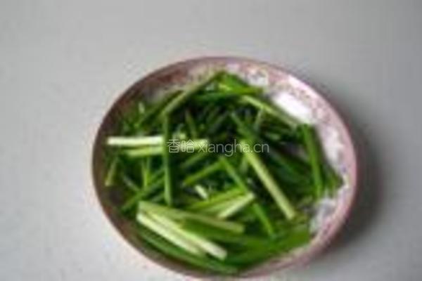 蒜苗鸭掌干锅的做法图解6