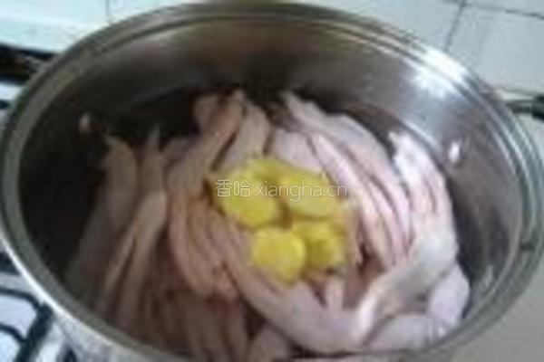 蒜苗鸭掌干锅的做法图解7