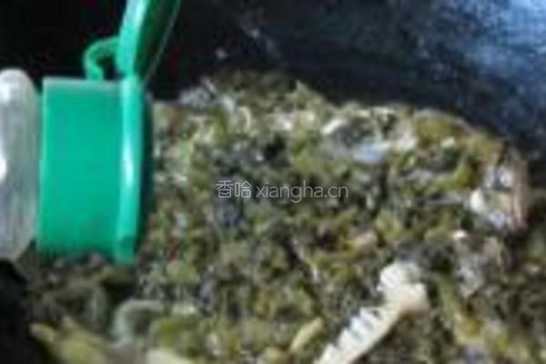 咸菜春笋烧小黄鱼的做法图解11