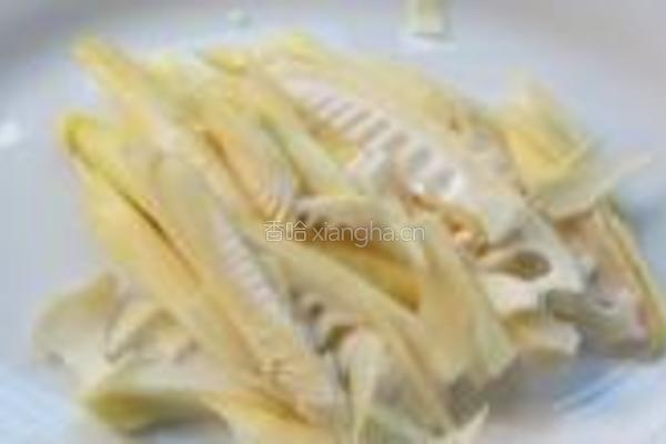 咸菜春笋烧小黄鱼的做法图解4