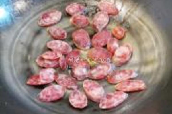 豆腐干炒香肠的做法图解3