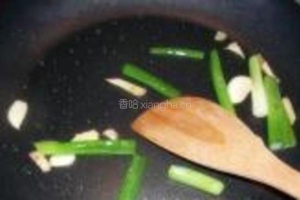 鱼丸鱼豆腐炒时蔬的做法图解2