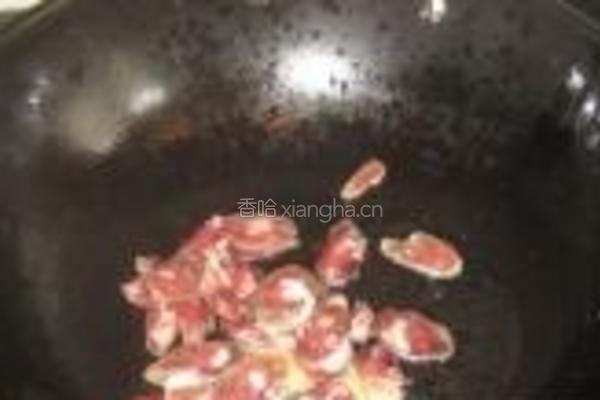 番茄杏鲍菇炒香肠的做法图解3