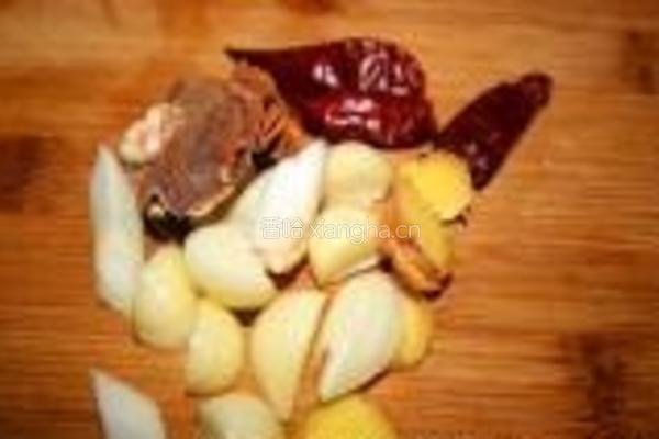 土豆烧排骨的做法图解12