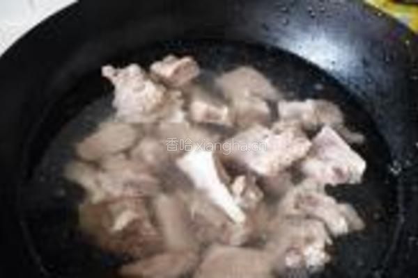 东北乱炖的做法图解1