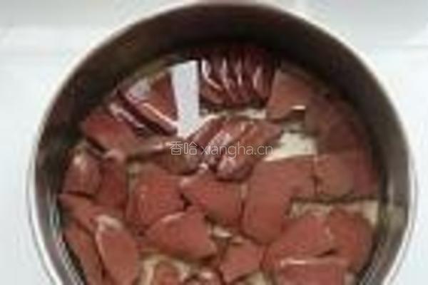青蒜炒鸭血的做法图解2