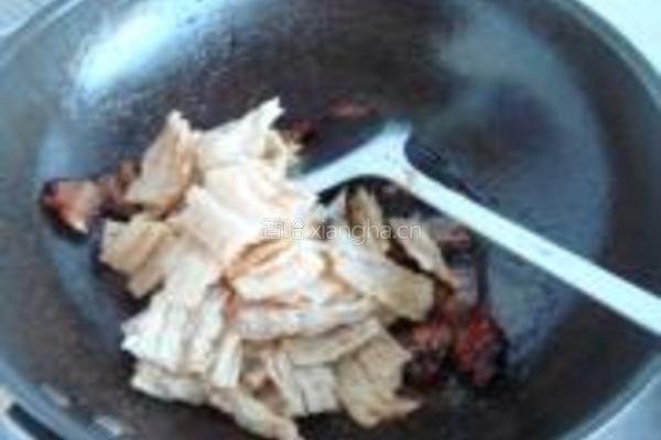 干锅腐竹蛋皮的做法图解11