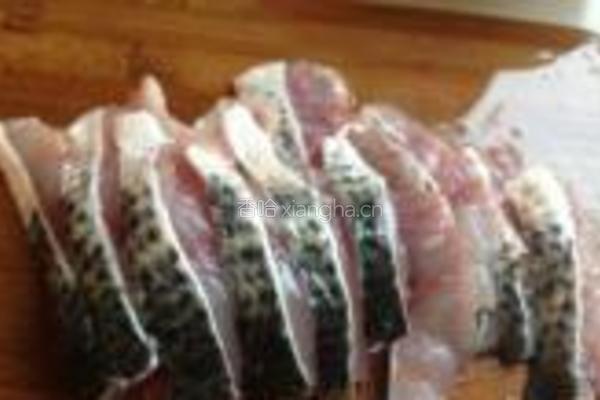 菌菇黑鱼片的做法图解3