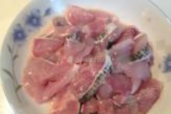 菌菇黑鱼片的做法图解4