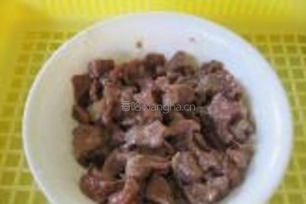 咖喱牛肉煮意粉的做法图解1