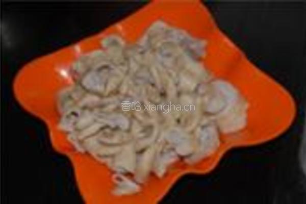 酸菜胡椒炒肥肠的做法图解4