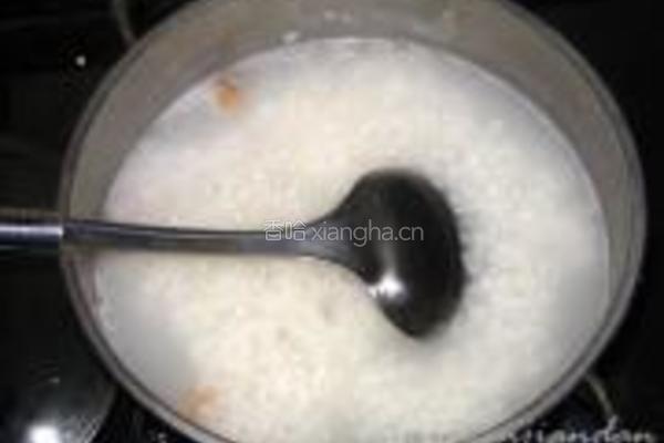 鱼骨莼菜粥的做法图解5
