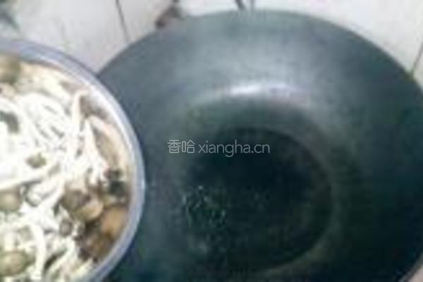 西兰花菇香鹌鹑蛋的做法图解5